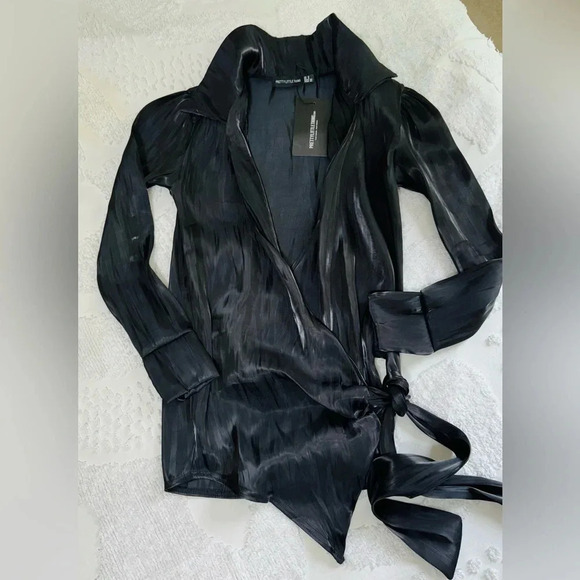 Pretty Little Thing Wrap Top - Picture 2 of 3